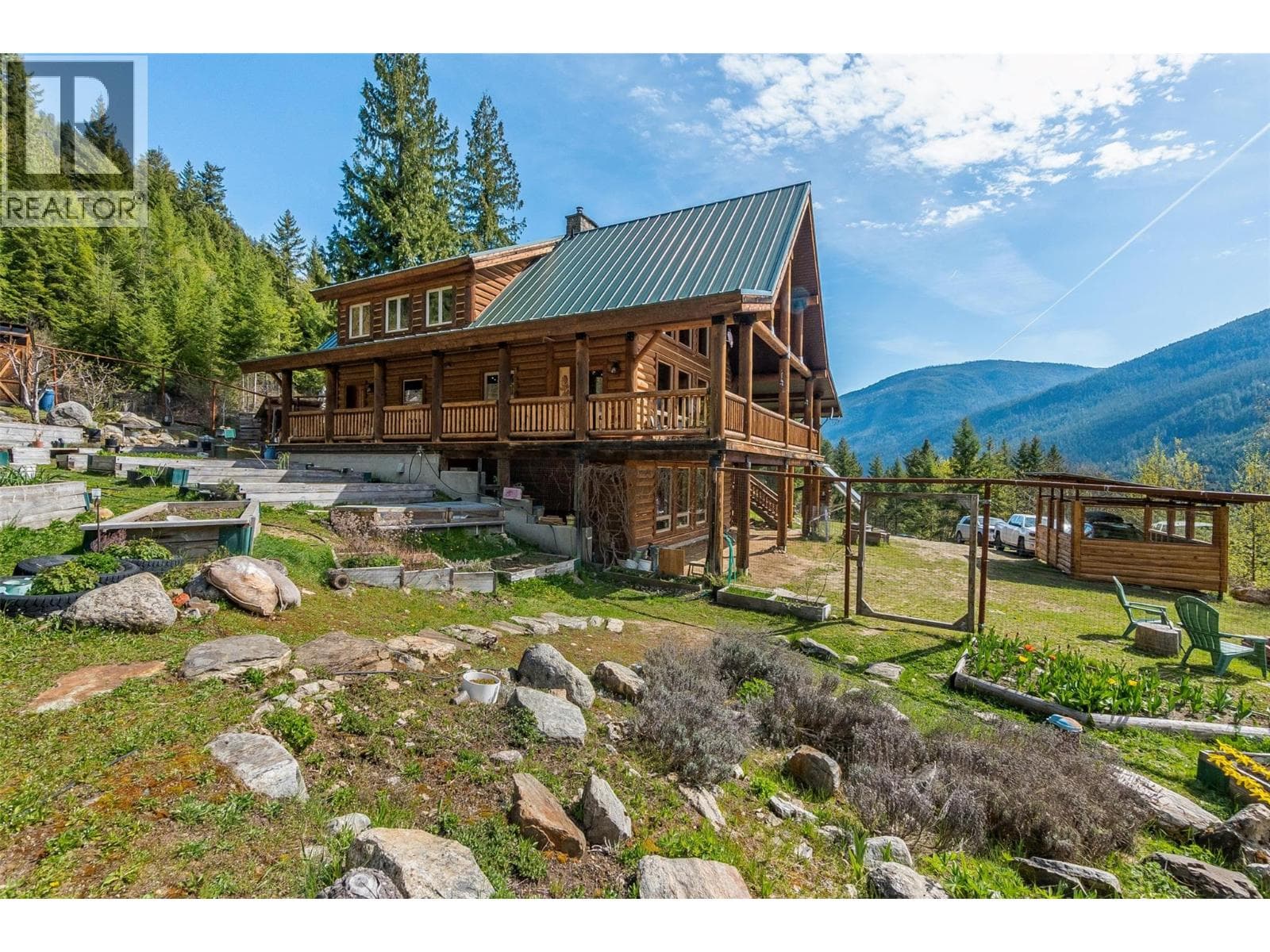 4761 Slocan River Road photo 2