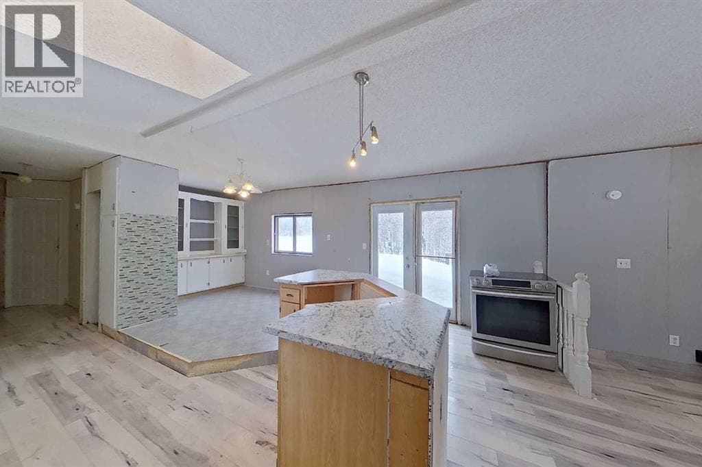 2135 Mistassiniy Road photo 4