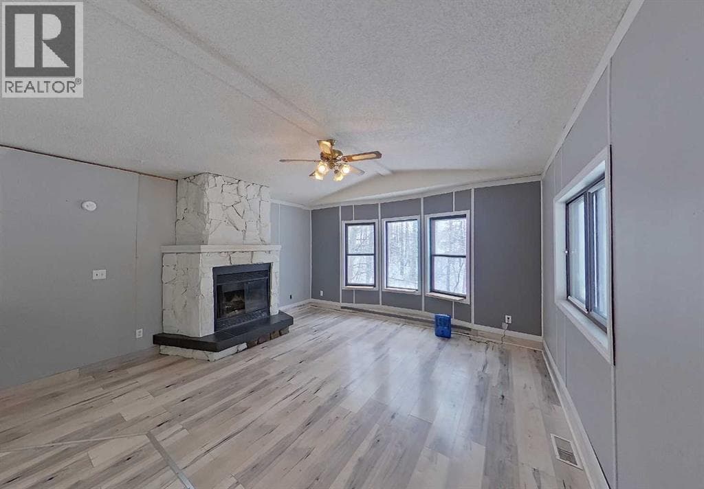 2135 Mistassiniy Road photo 2