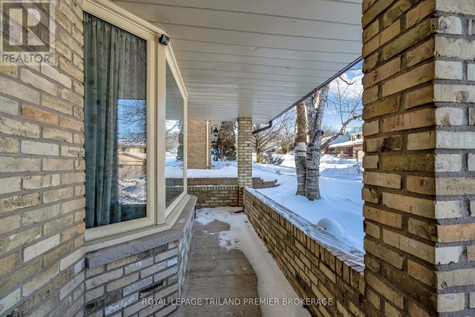 31 FOXCROFT CRESCENT photo 3