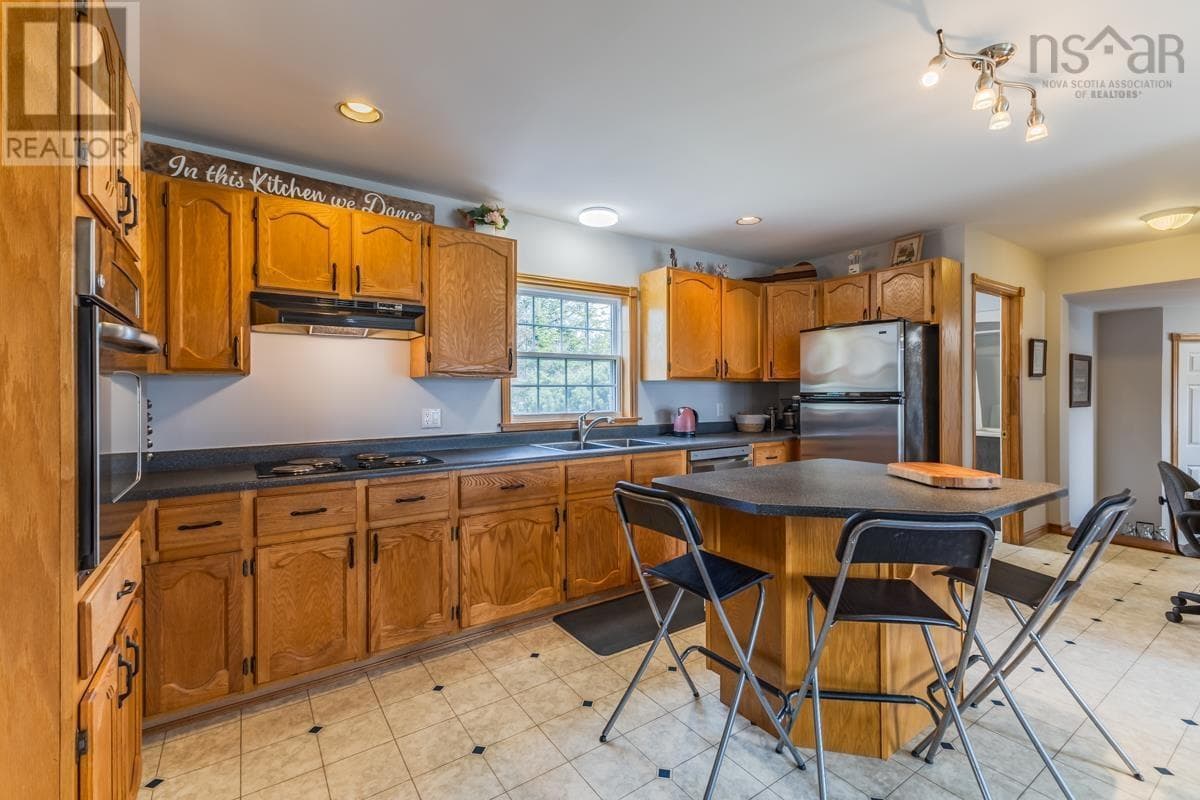 53 MEADOWLAND Avenue photo 3