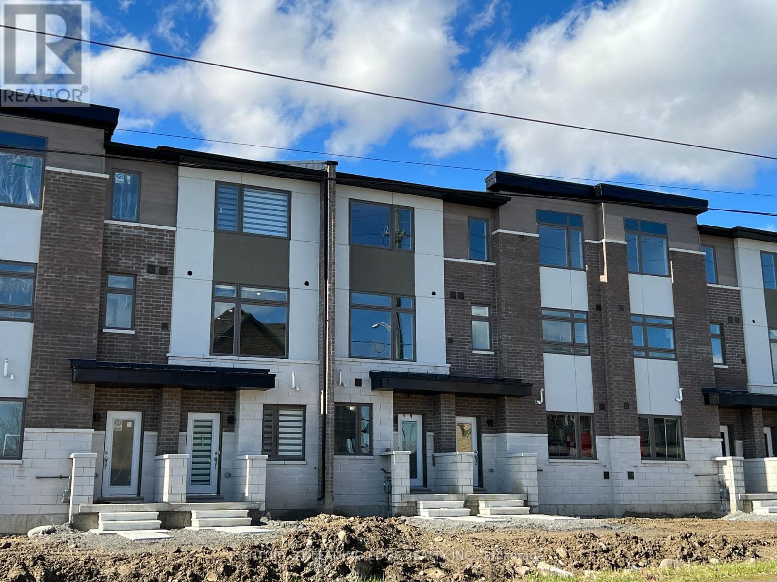 3 bed 3 bath single family at 211 - 250 FINCH AVENUE — $799,000