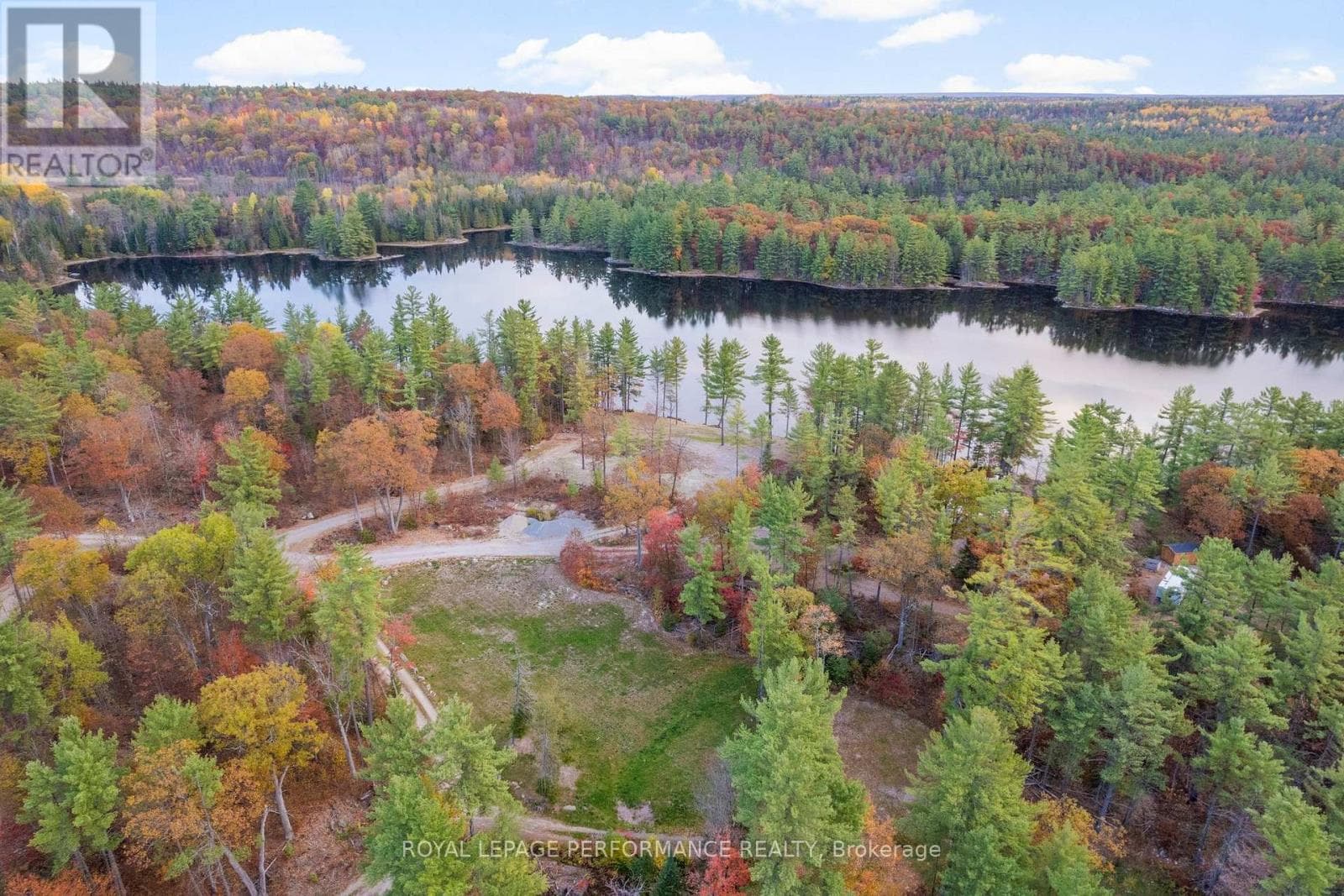 12 VOYAGEUR BAY TRAIL photo 4