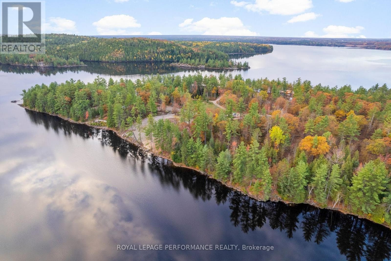 12 VOYAGEUR BAY TRAIL photo 5