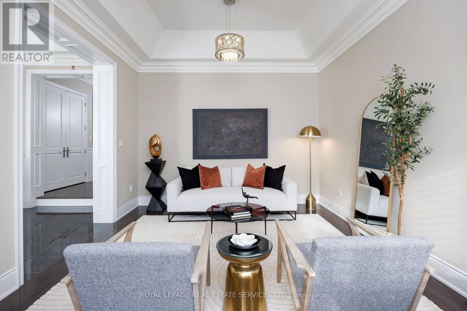 125 PALISER COURT photo 5