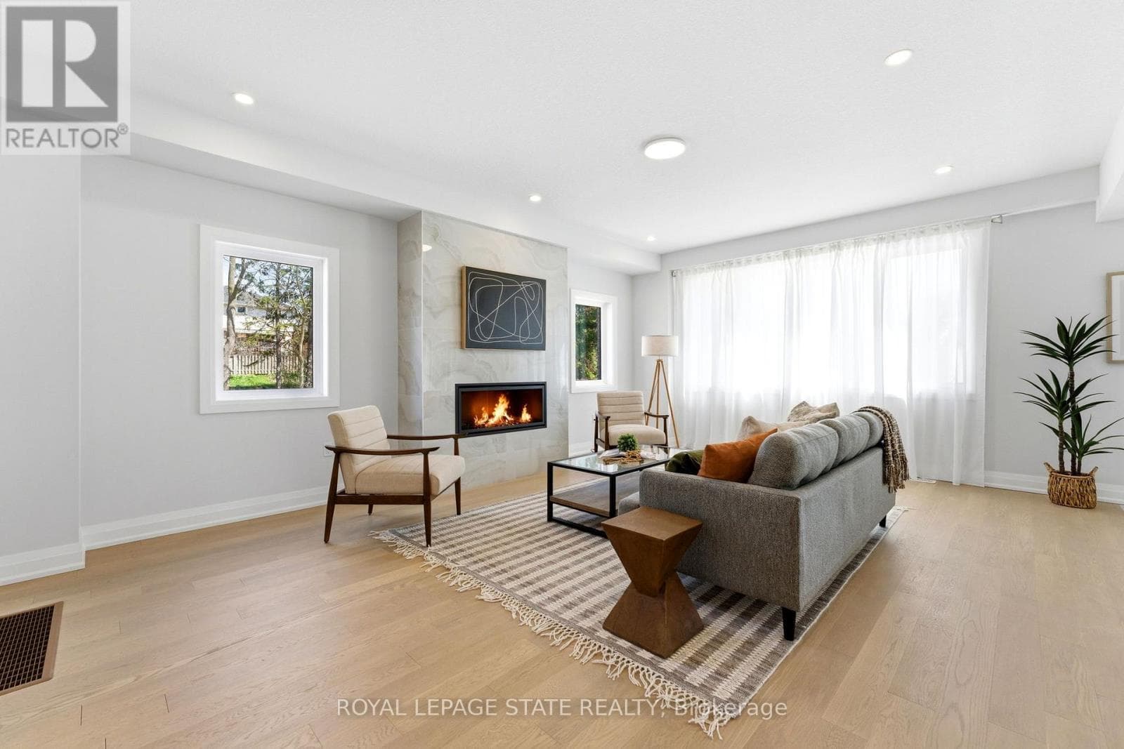 23 WOODVALLEY COURT photo 2