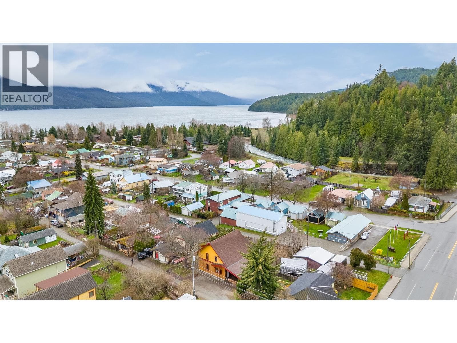 338 C Avenue photo 4
