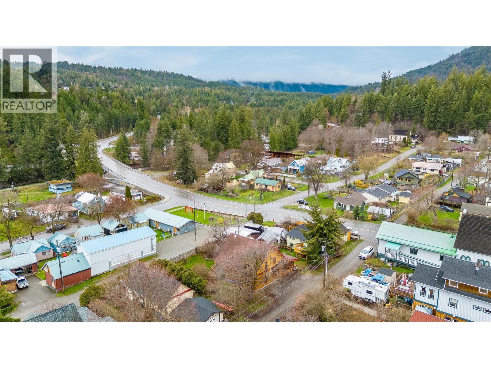 338 C Avenue photo 5