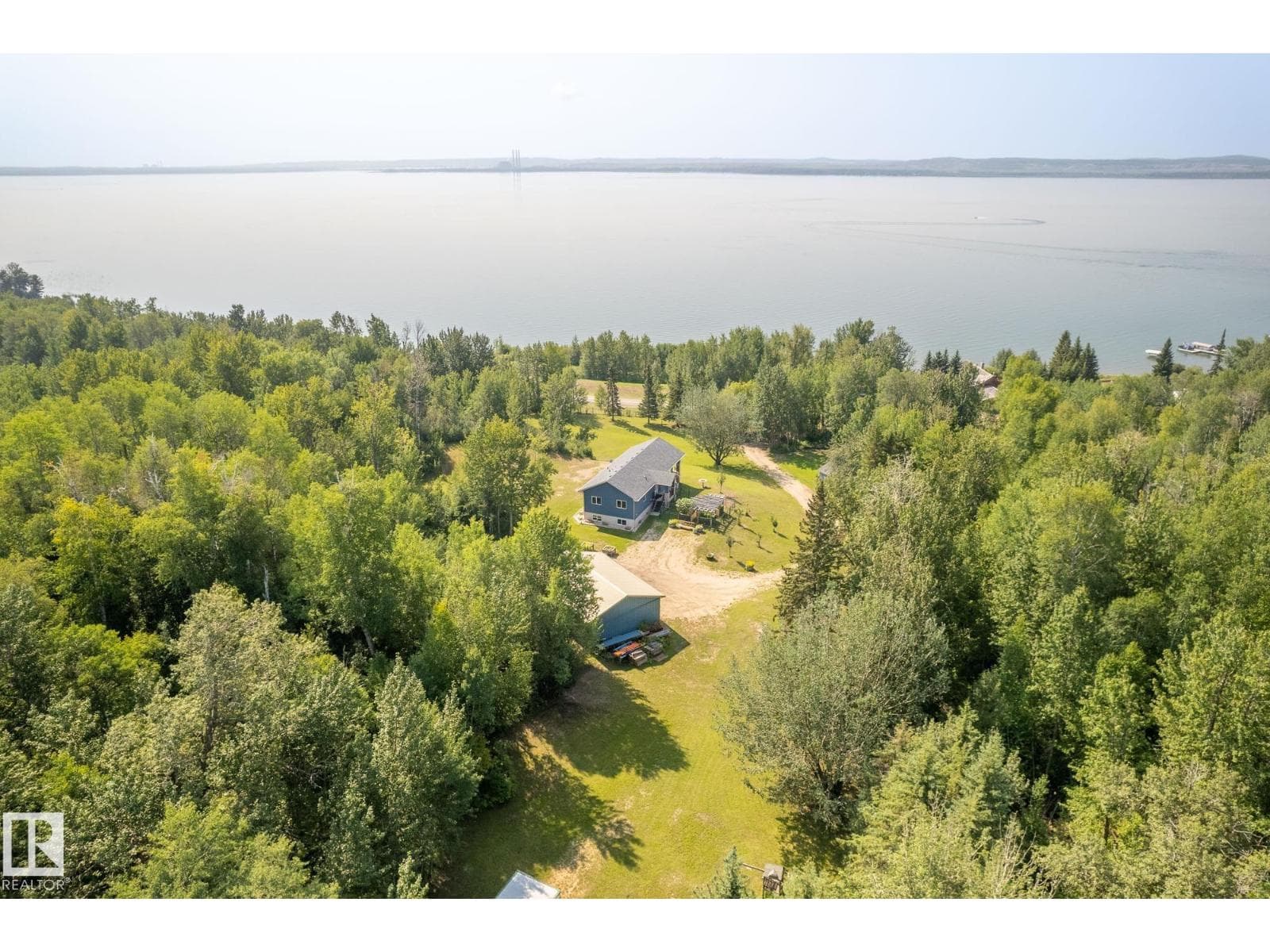4518 LAKESHORE RD — photo 2