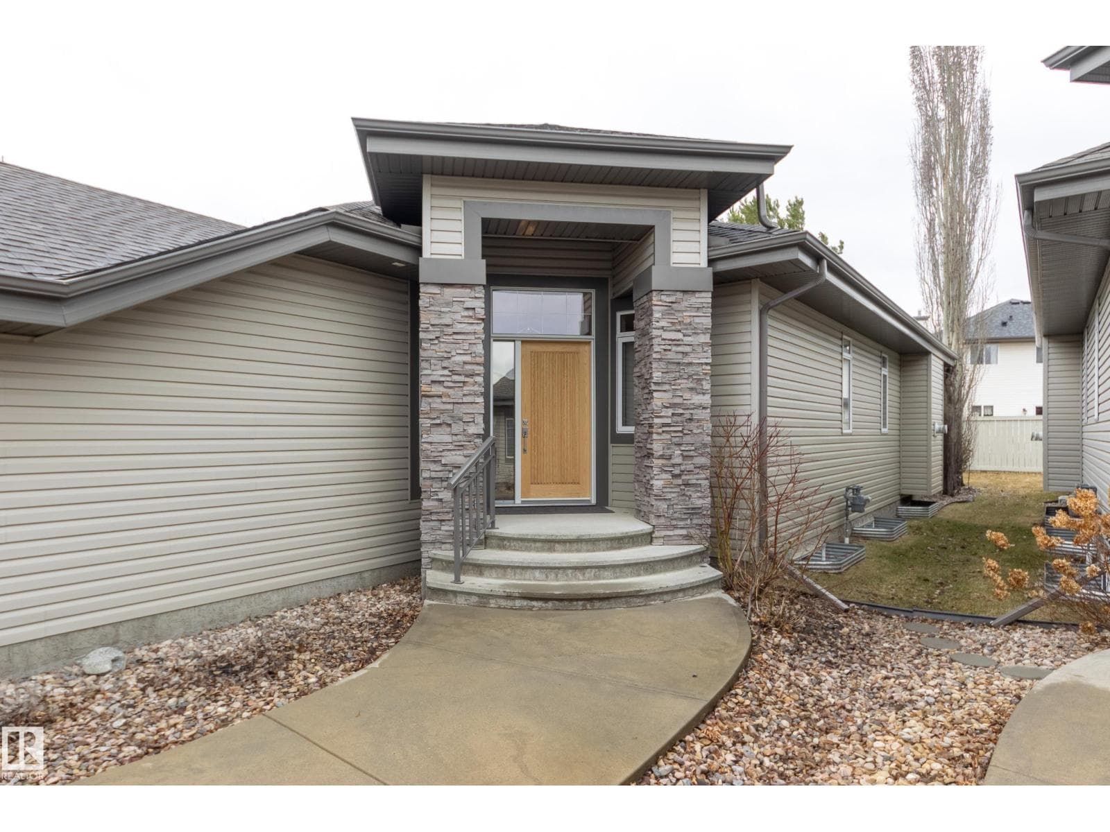 1906 LEMIEUX CO NW photo 2