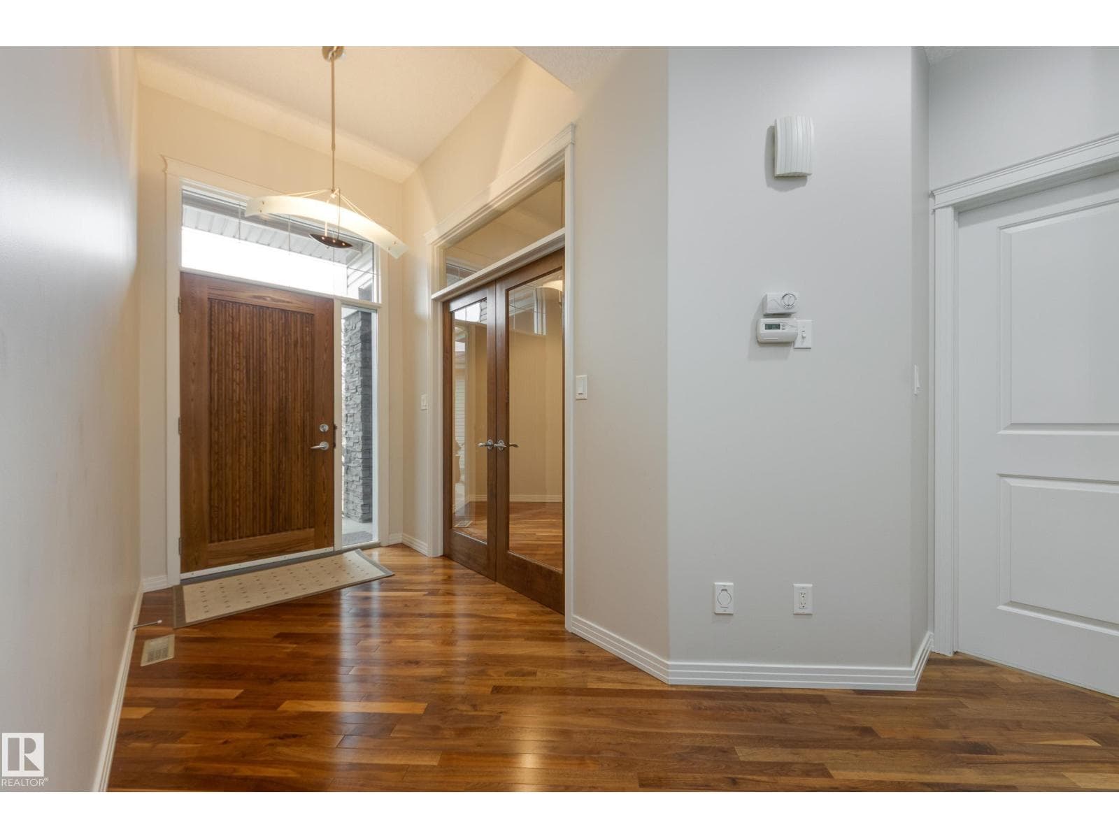 1906 LEMIEUX CO NW photo 4