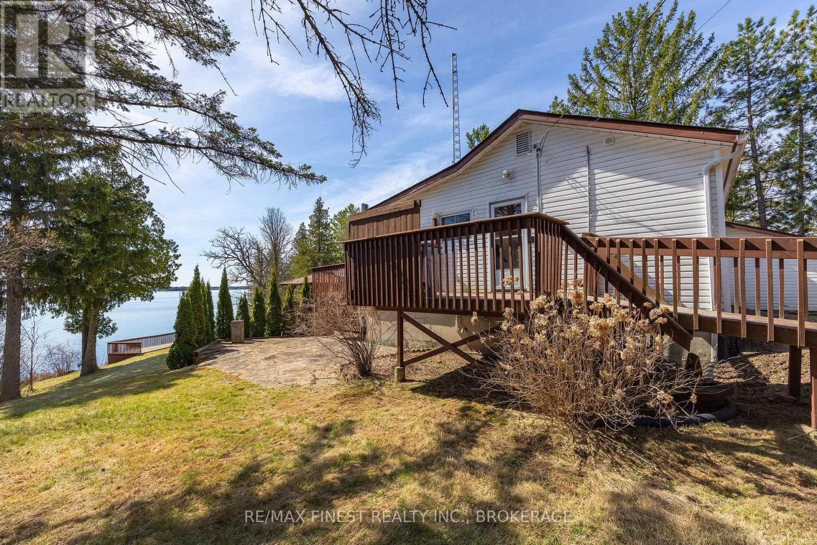 520 PARK ROAD photo 3