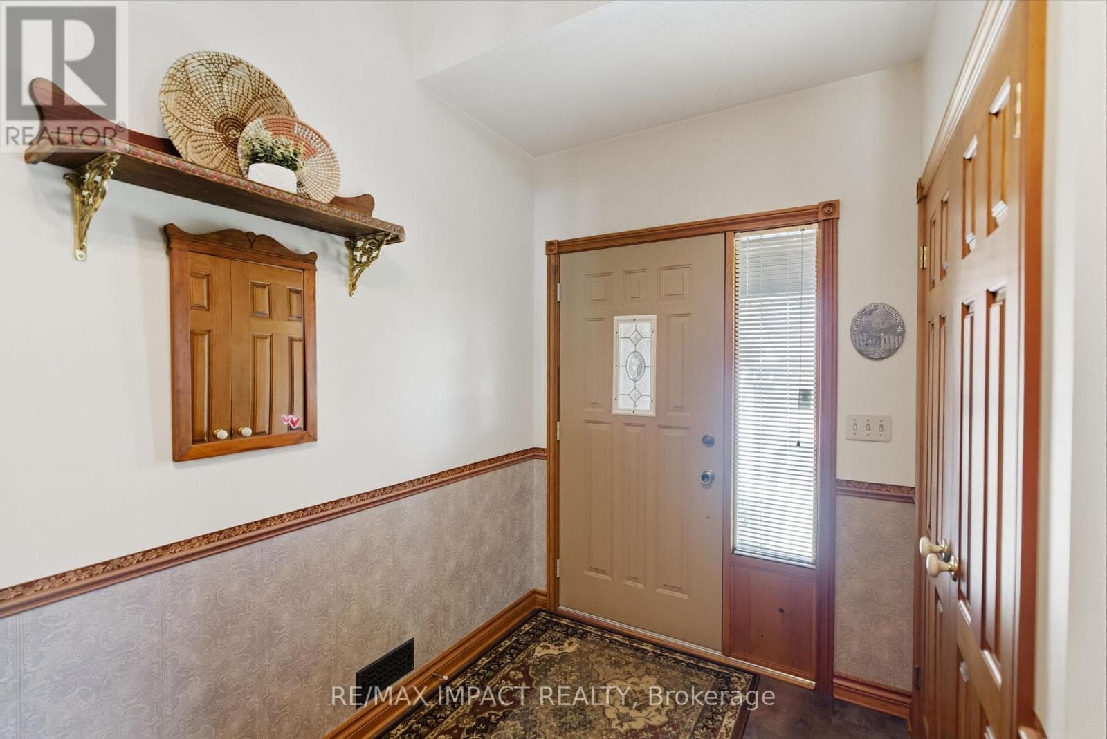 5670 MAIN STREET photo 5
