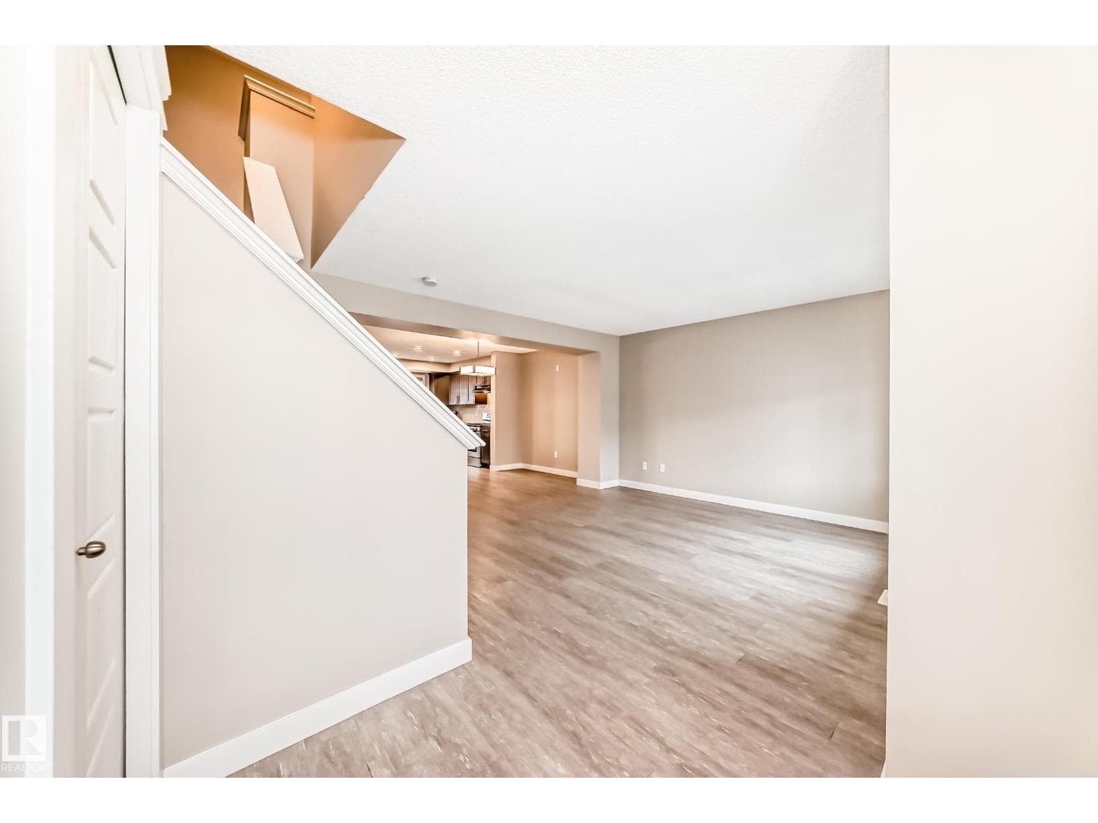 5709 66 ST — photo 2