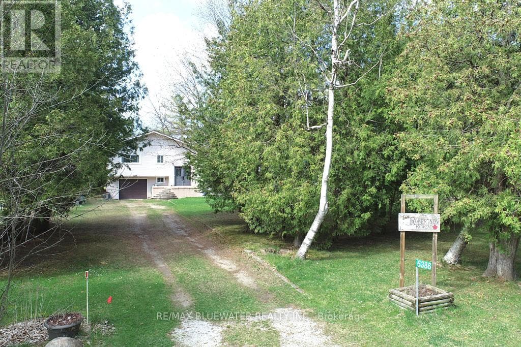 6386 VICTORIA AVENUE photo 2