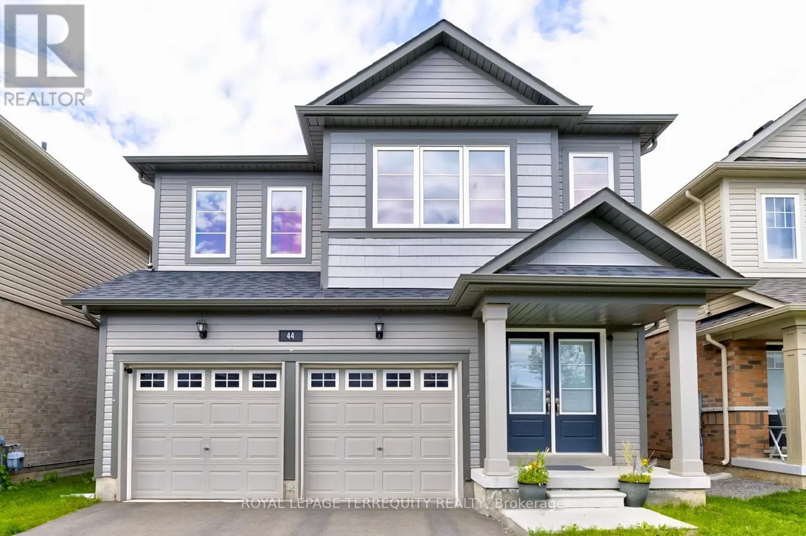 44 COTTONWOOD CRESCENT photo 2