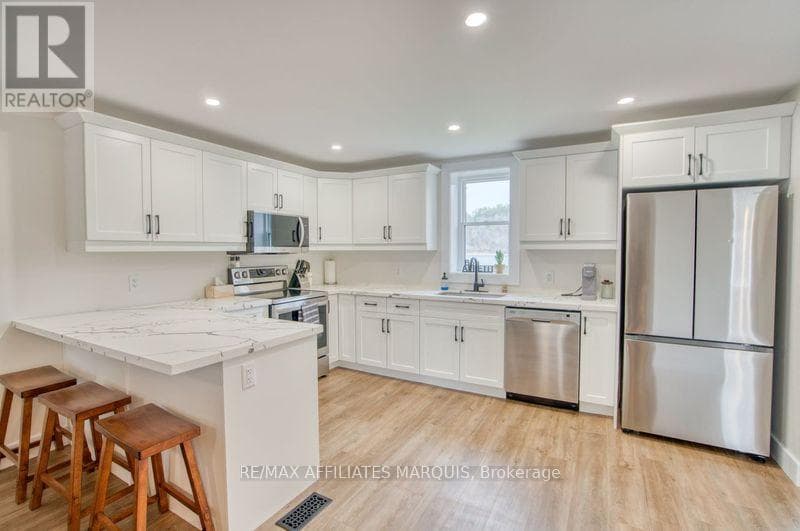 4 BEDFORD STREET E photo 2