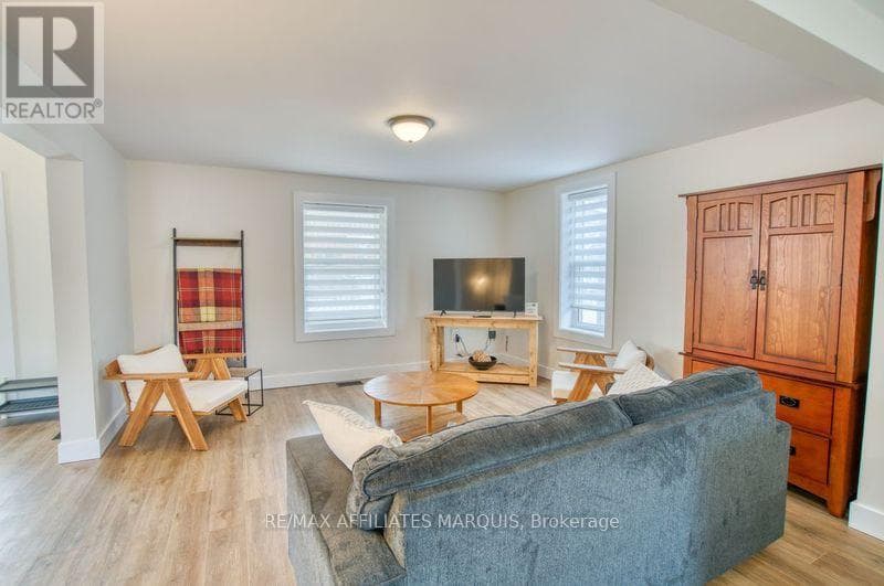 4 BEDFORD STREET E photo 4