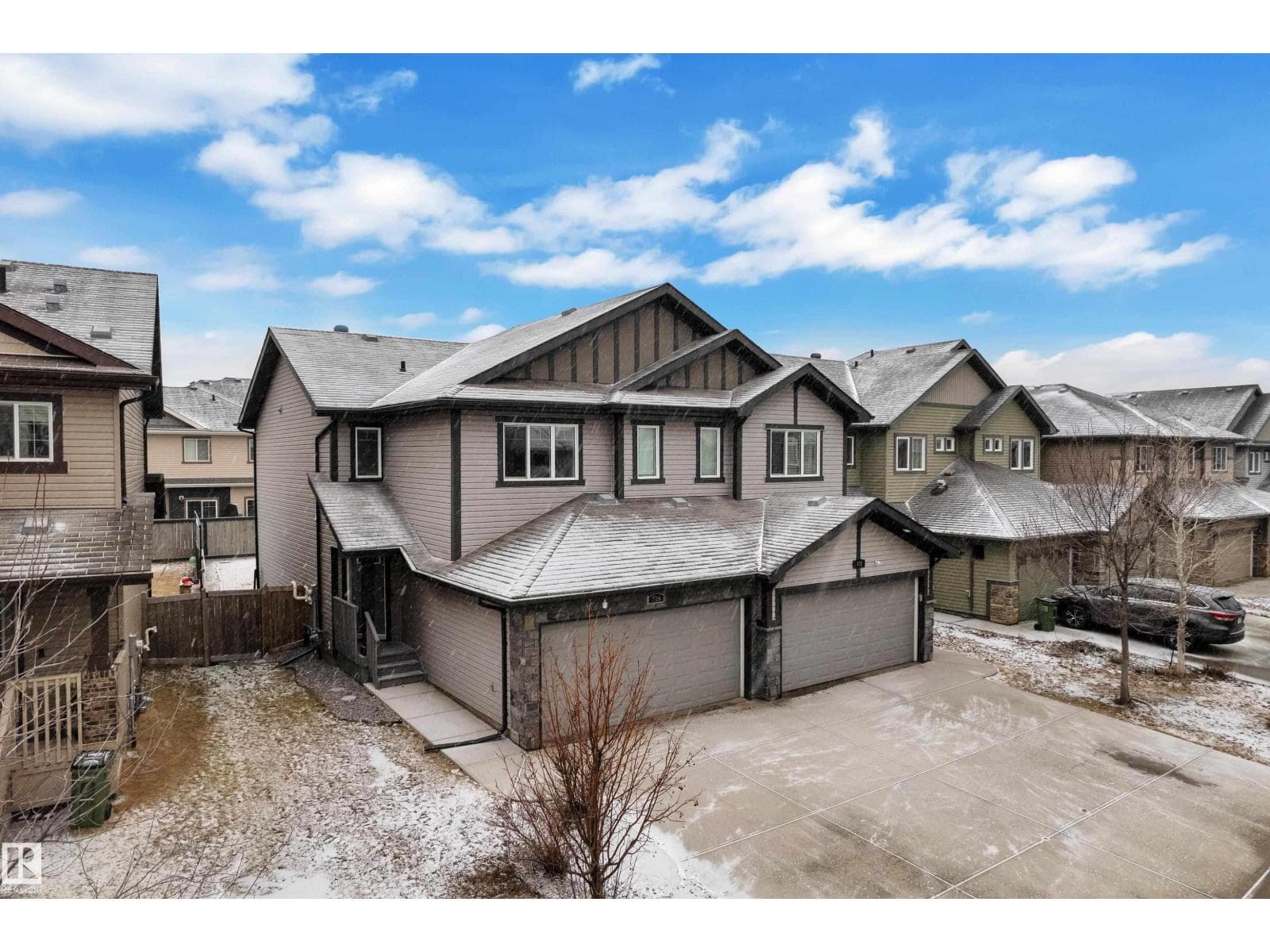 718 177 ST SW photo 2