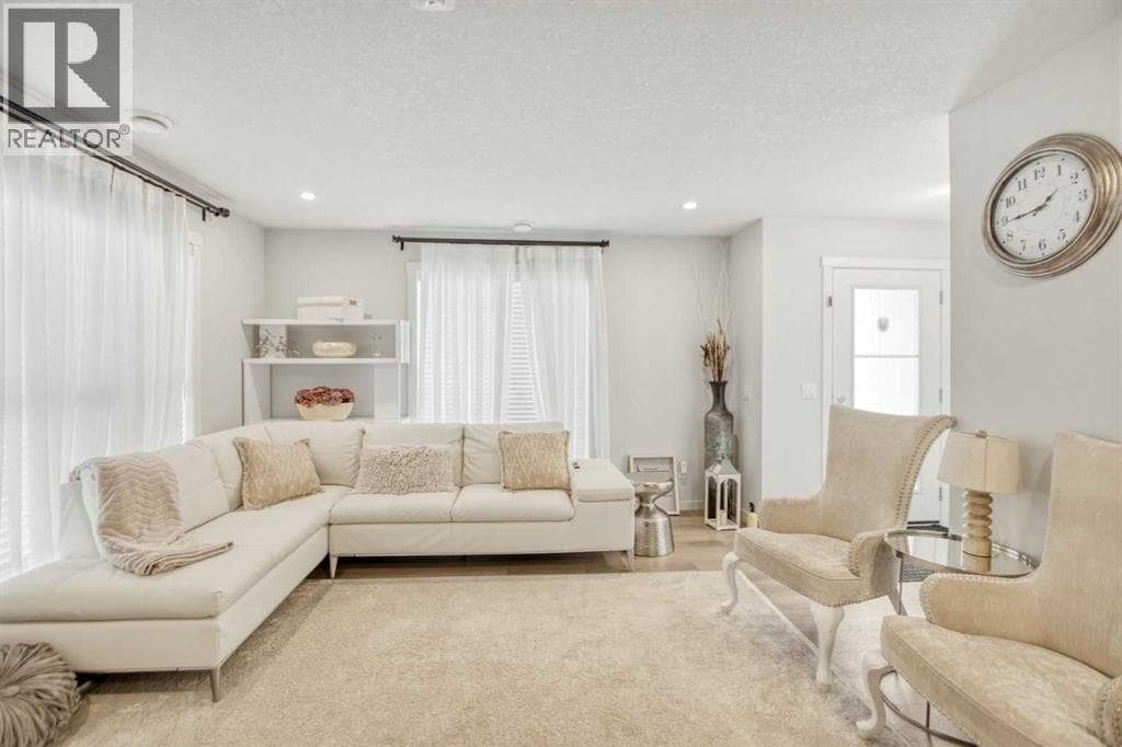 3 bed 3 bath single family at 408, 474 Seton Circle SE — $499,000