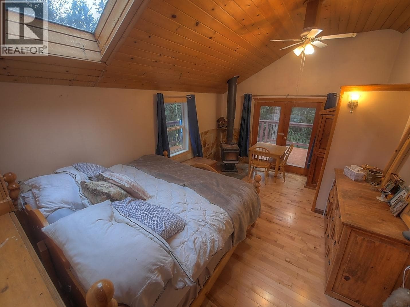 1608 ZWICKY Road photo 5