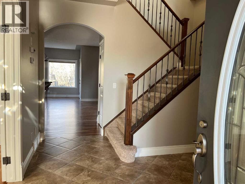 75 Royal Abbey Rise NW photo 2