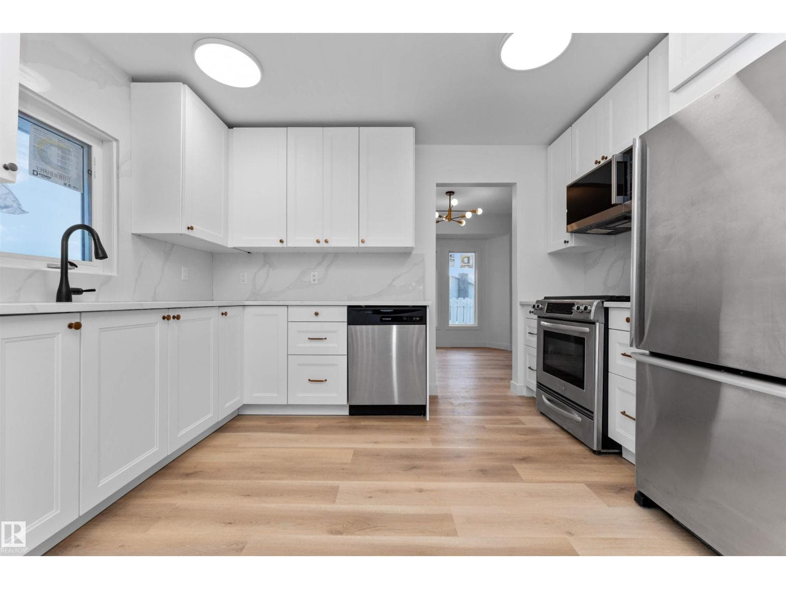 3208 130 AV NW photo 9