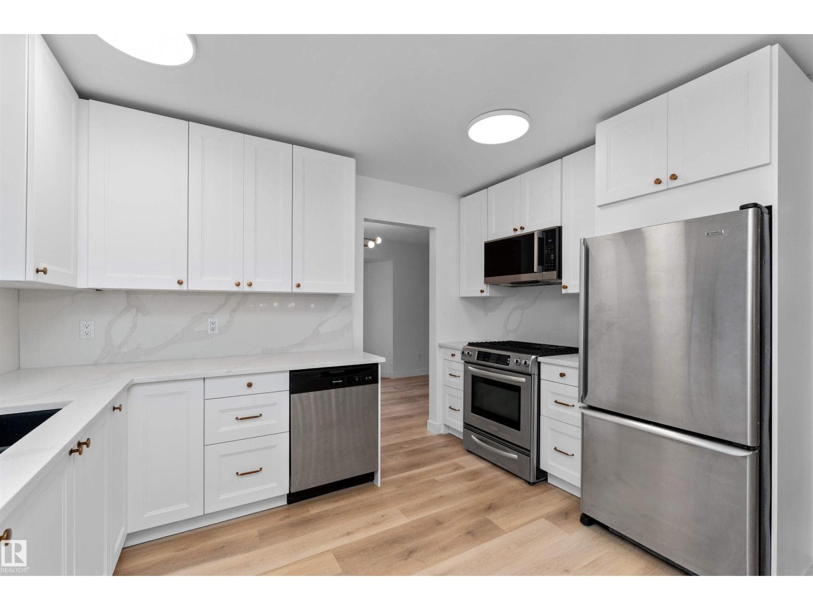 3208 130 AV NW photo 10
