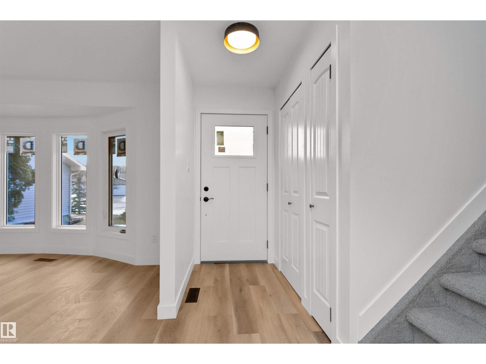 3208 130 AV NW photo 4