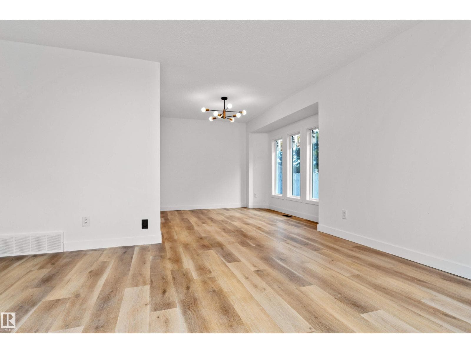 3208 130 AV NW photo 6