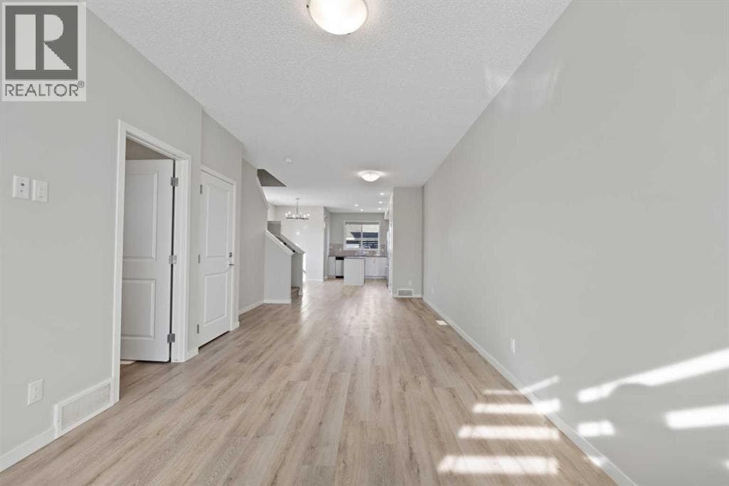 281 Creekside Boulevard SW photo 5