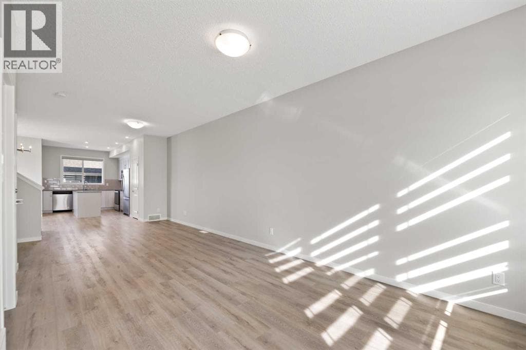 281 Creekside Boulevard SW photo 4