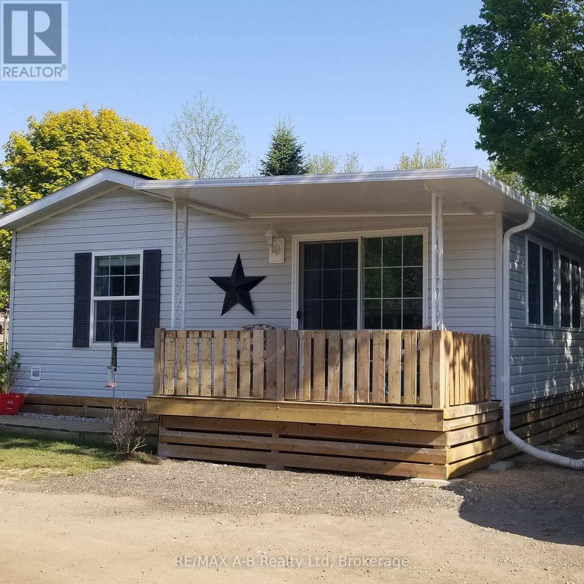 2 bed 1 bath single family at 411 - 923590 ROAD 92 ROAD — $175,000