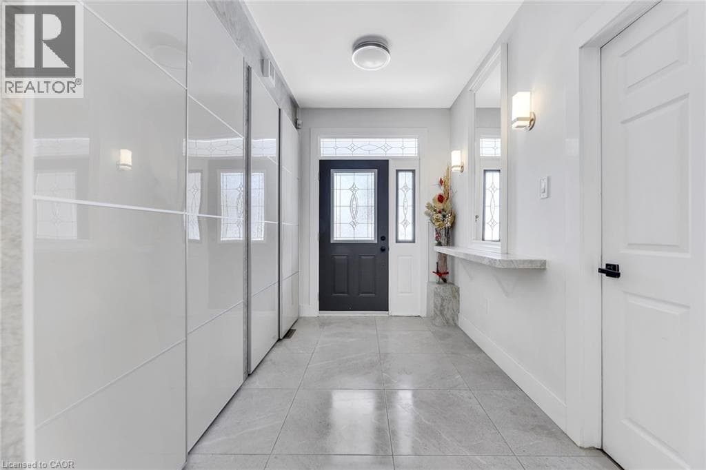 600 HENDERSON Drive photo 3