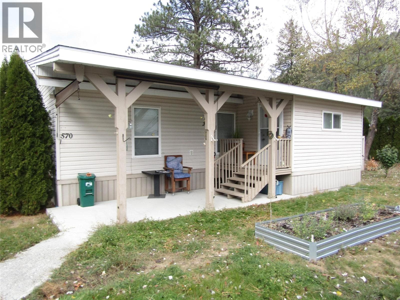 570 Nickel Lane photo 2