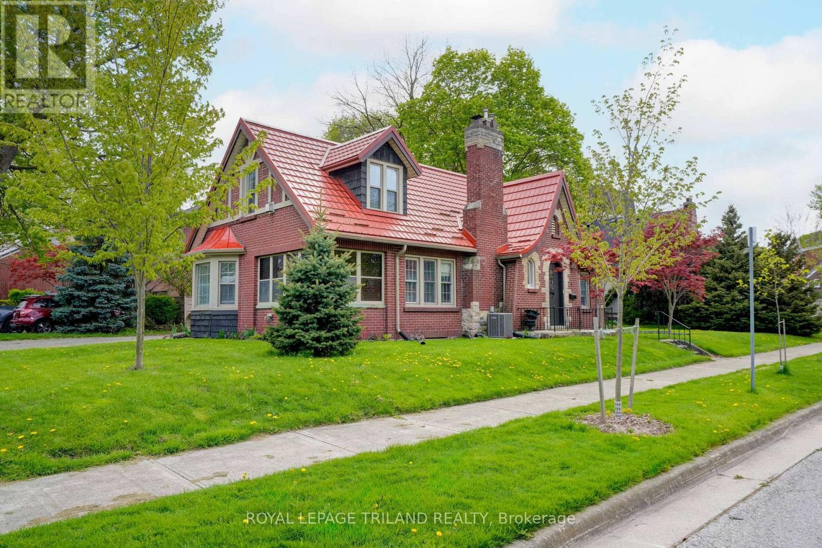 1 WOODLAND PLACE photo 4