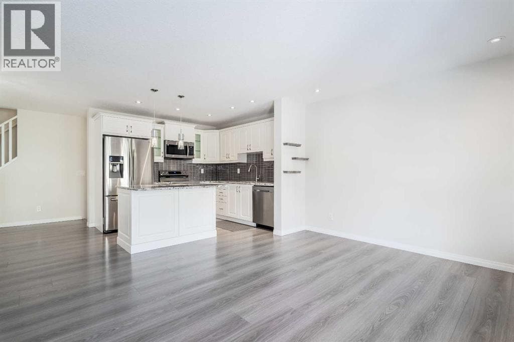 271 Windford Crescent SW photo 4