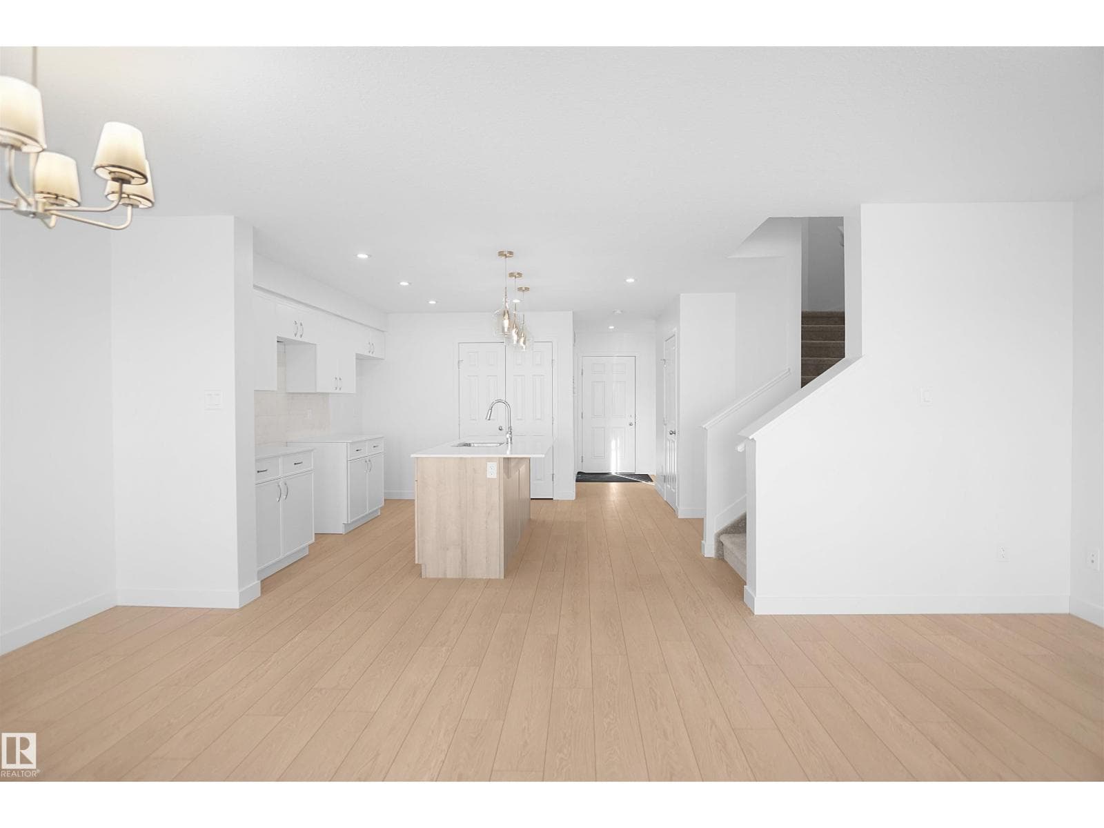 22903 80 AV NW — photo 4