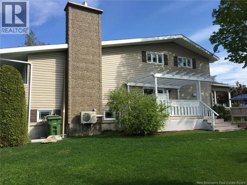 109 Bourgoin Street photo 4