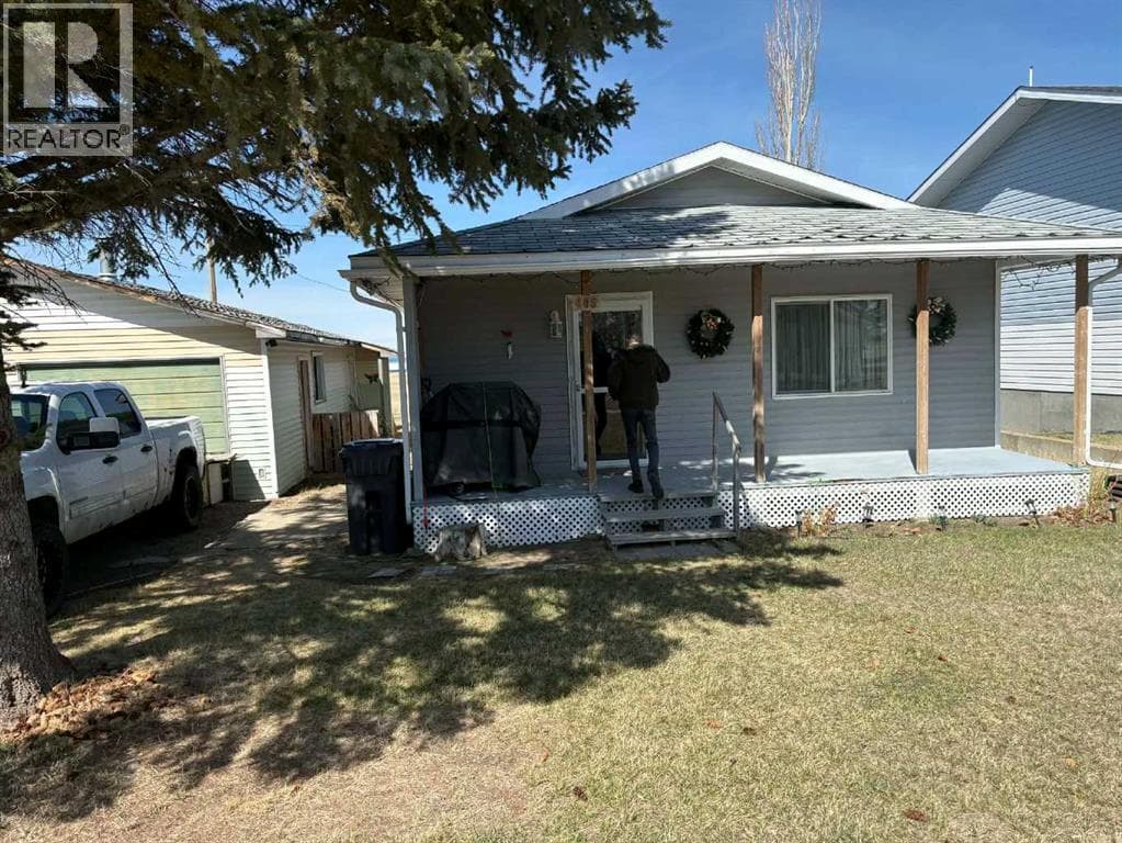 3 bed 2 bath single family at 405 1 Avenue — $174,900