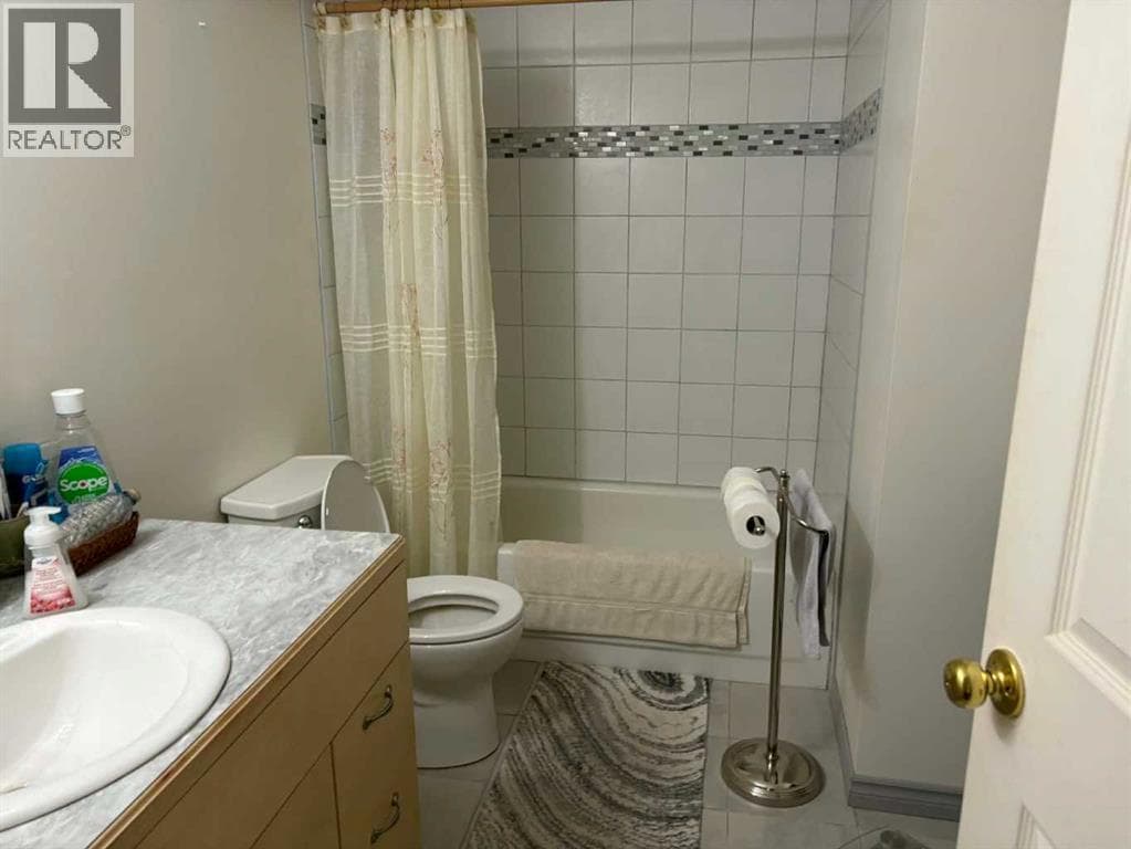 405 1 Avenue photo 4