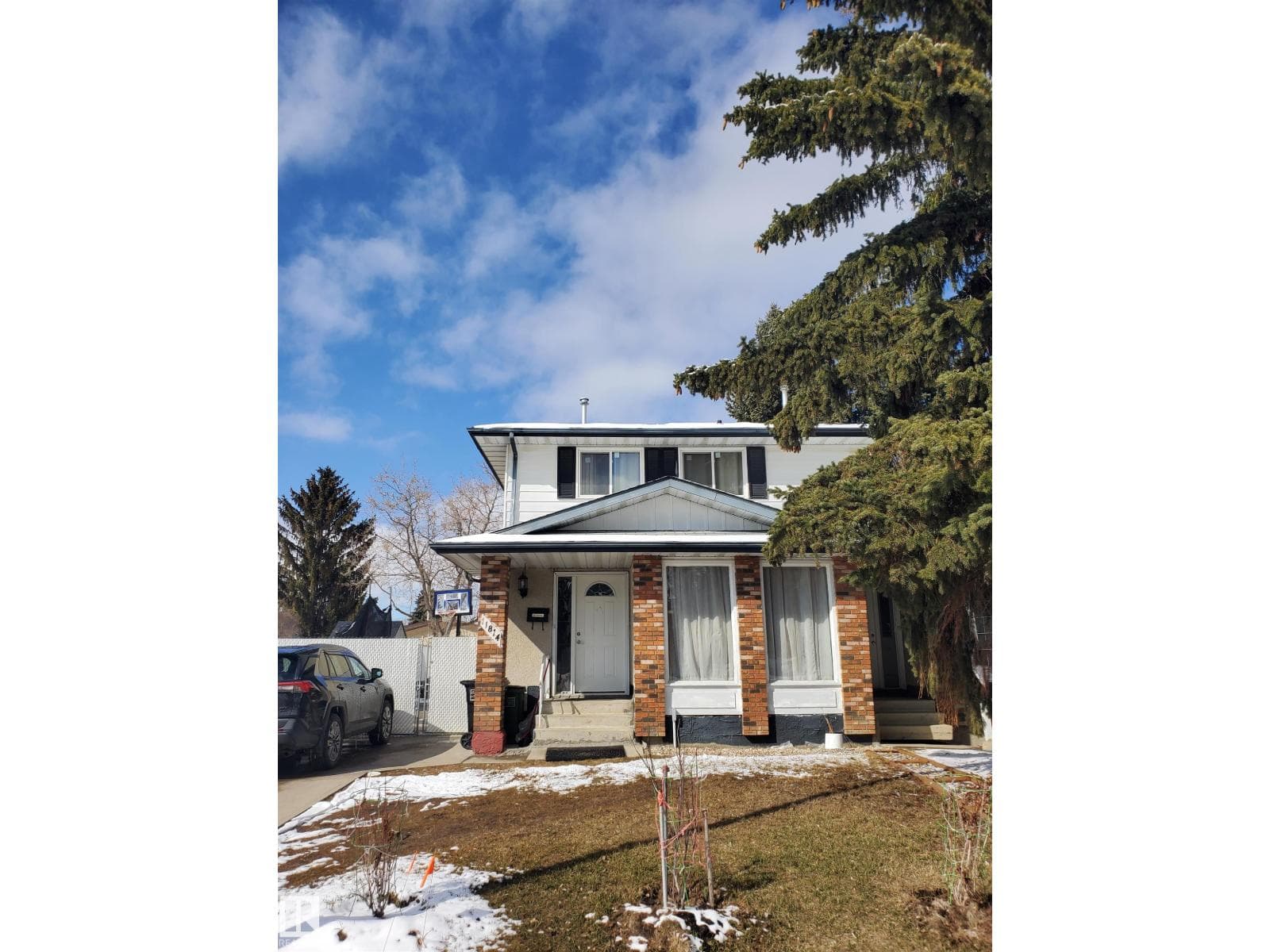 11814 157 AV NW