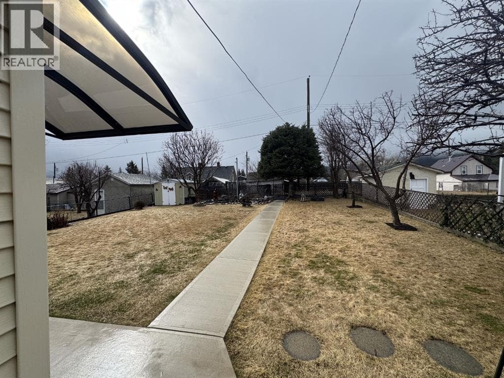 7710 24 Avenue photo 4