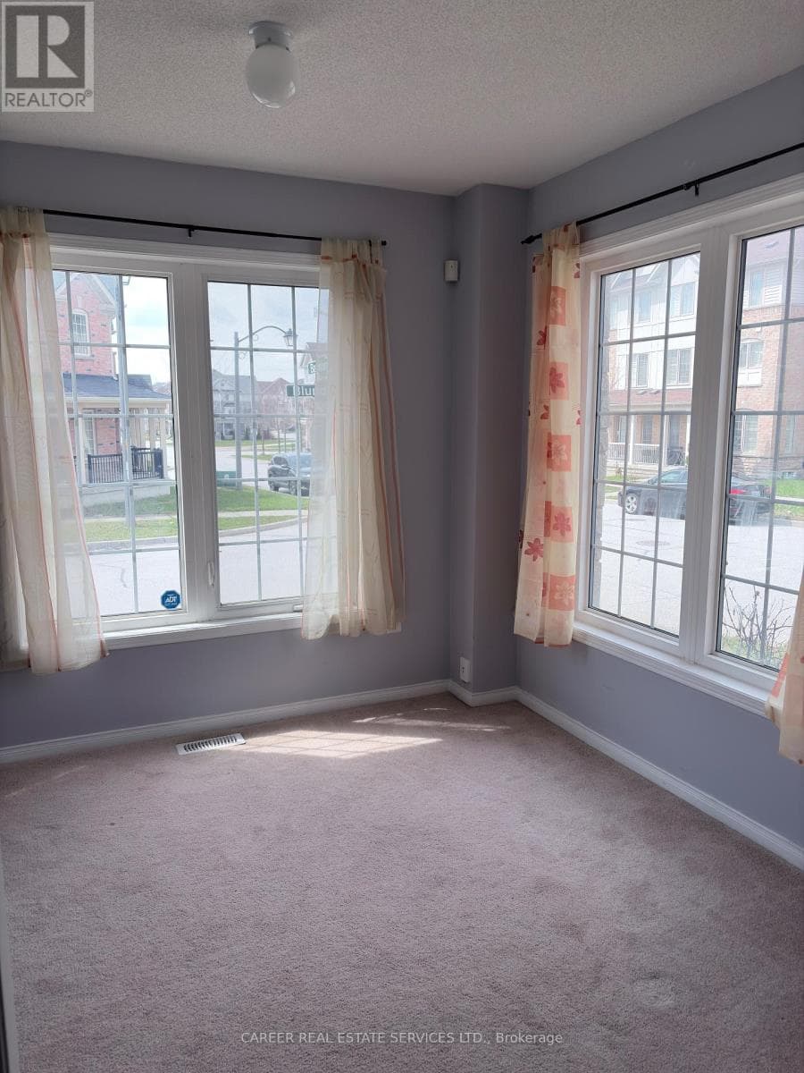 45 BLUNDEN ROAD photo 4