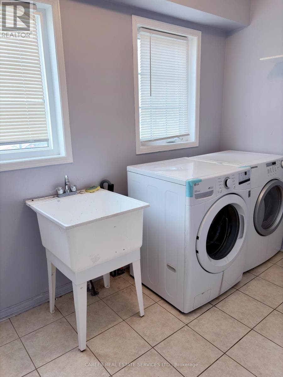 45 BLUNDEN ROAD photo 5