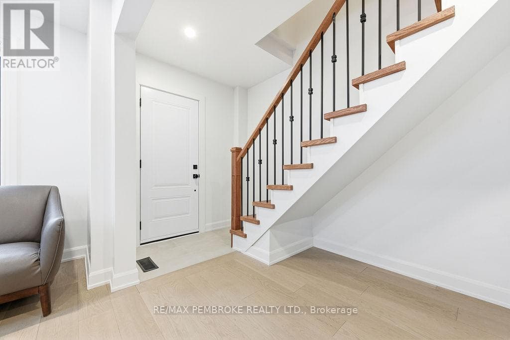 131 PATRICK AVENUE photo 5