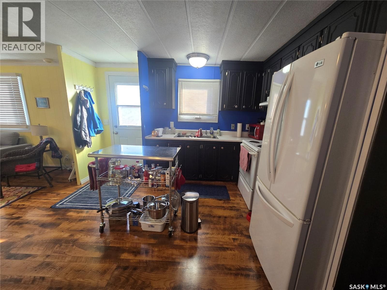 428 Stanley STREET photo 3