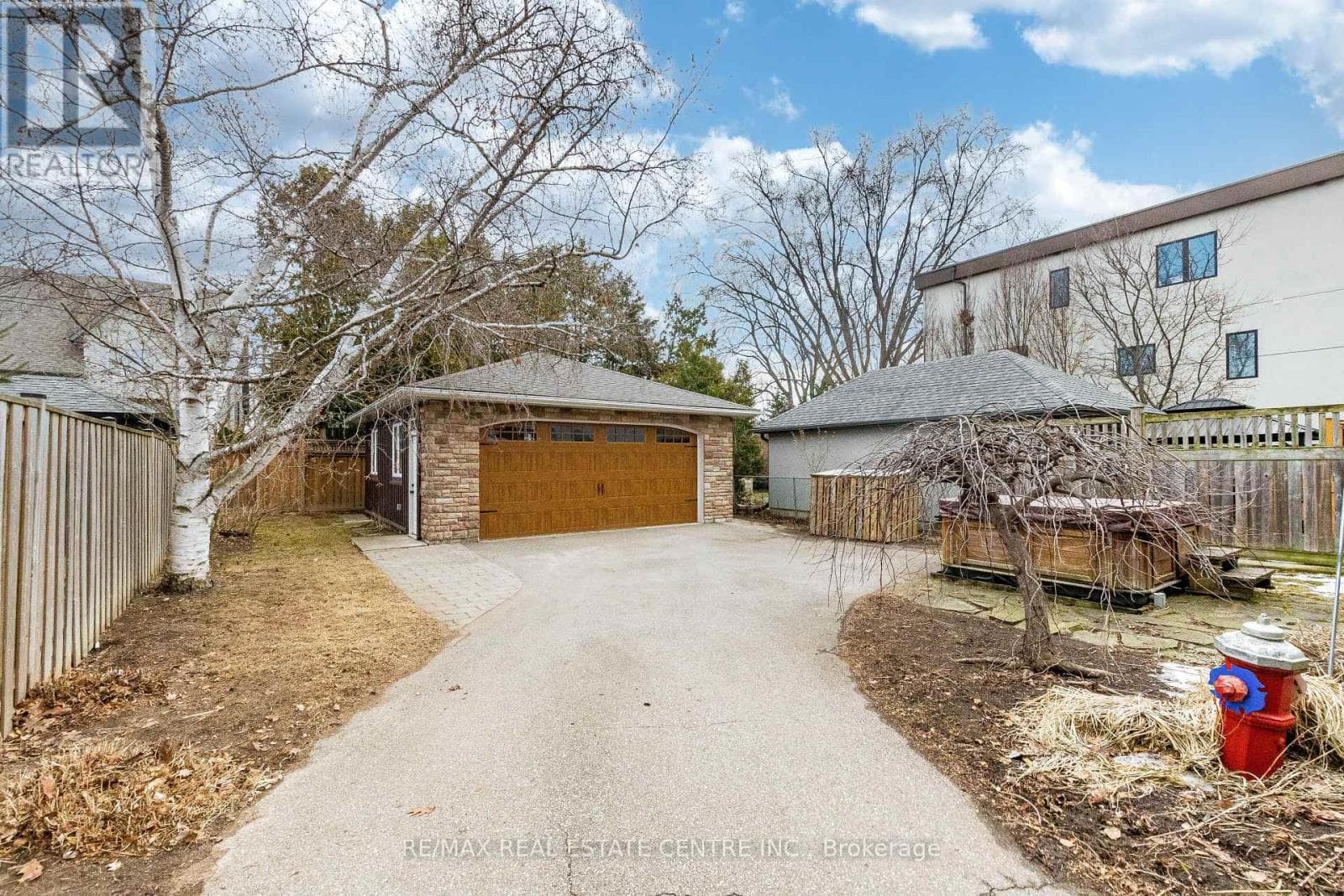 37 MAPLE AVENUE N photo 5