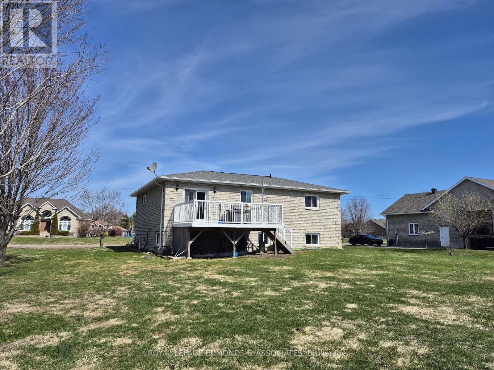 89 RIVERCREST DR. DRIVE photo 4