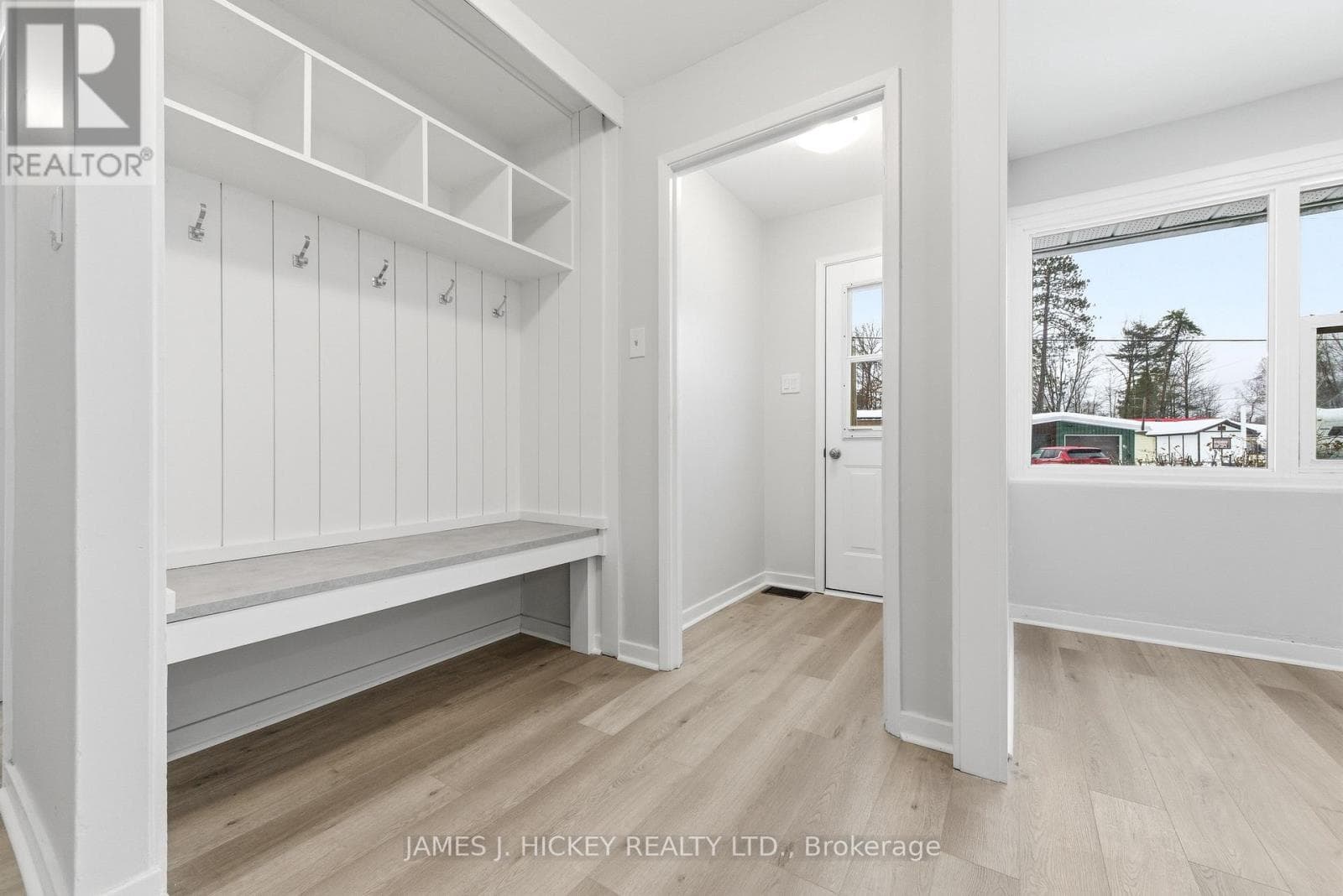 88 GLENDALE AVENUE photo 2